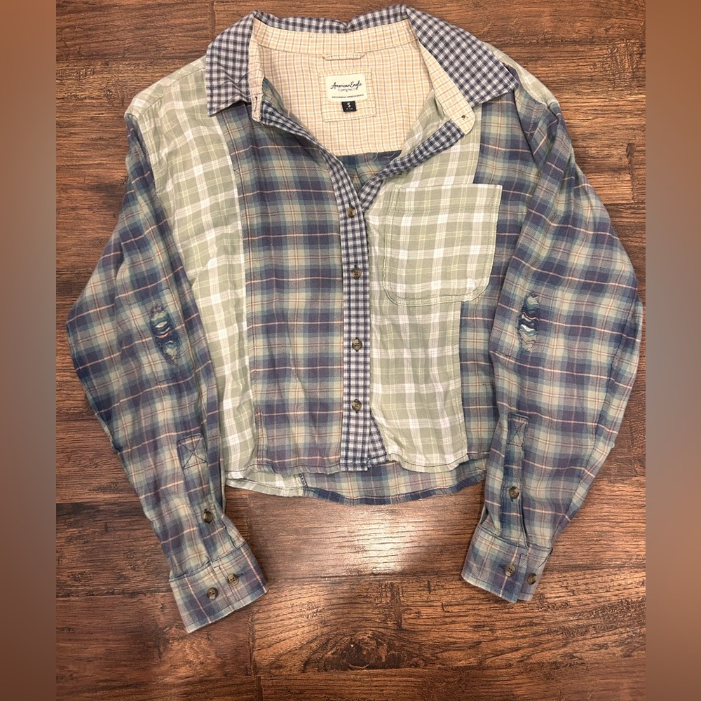 American Eagle Outfitters Plaid Crop Top Shirt in Blue and Green